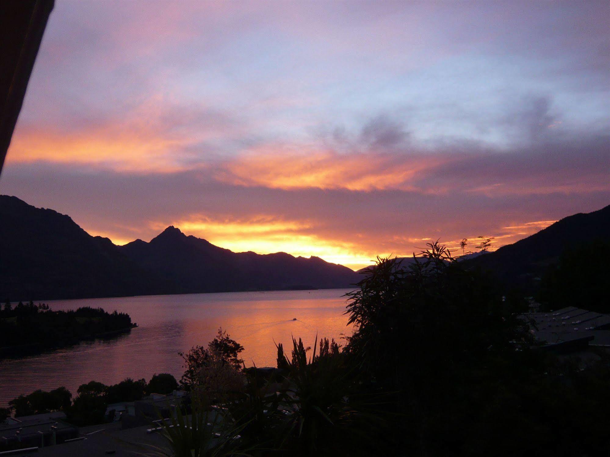 The B & B On The Hill Queenstown Buitenkant foto